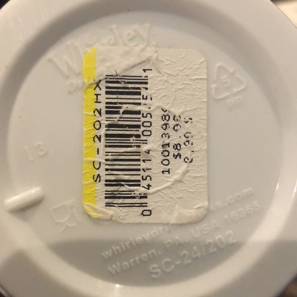 Tim Hortons x Toronto Maple Leafs Tumbler Travel Mug 18 oz - Picture 5 of 5